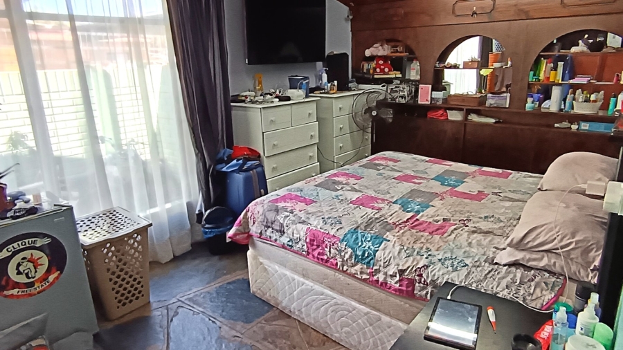 4 Bedroom Property for Sale in Vanderbijlpark CW 5 Gauteng