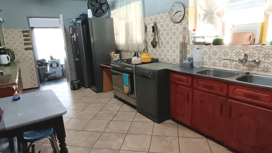 4 Bedroom Property for Sale in Vanderbijlpark CW 5 Gauteng