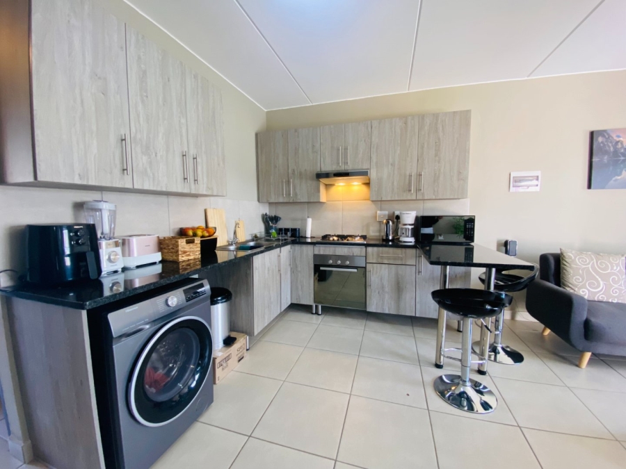 To Let 2 Bedroom Property for Rent in Glen Austin Gauteng
