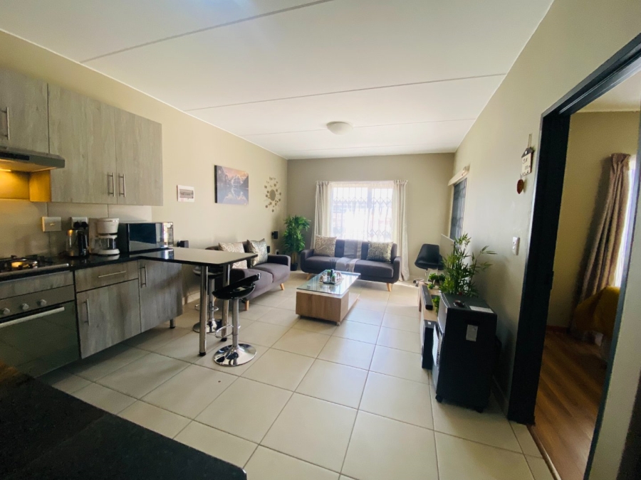 To Let 2 Bedroom Property for Rent in Glen Austin Gauteng