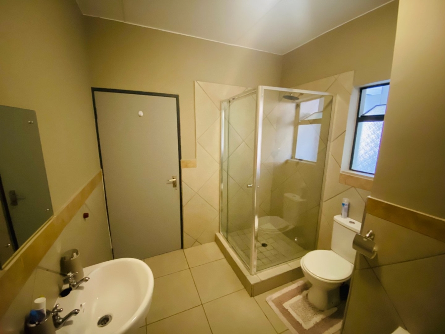 To Let 2 Bedroom Property for Rent in Glen Austin Gauteng