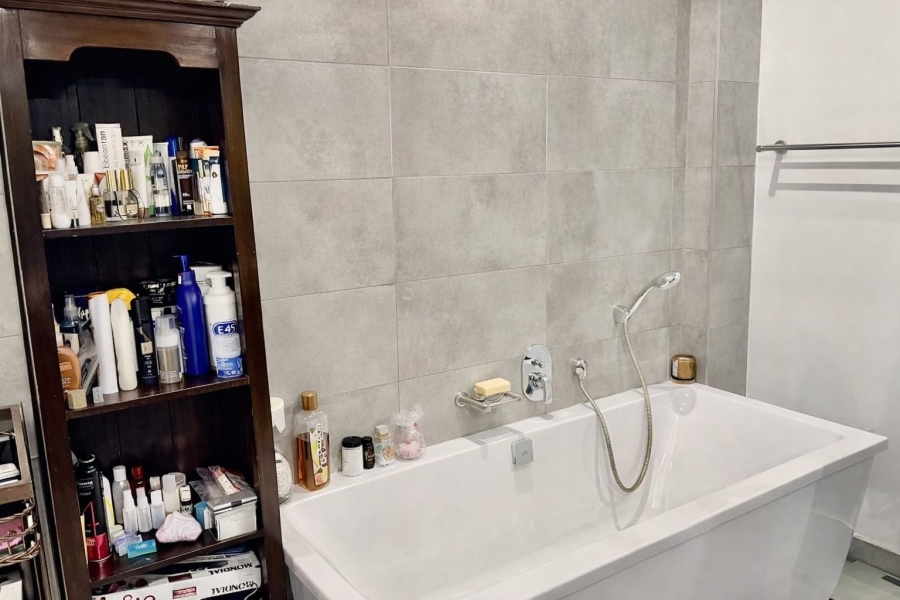  Bedroom Property for Sale in Midstream Estate Gauteng