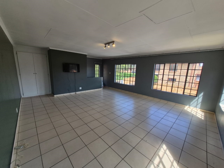 To Let 3 Bedroom Property for Rent in Rooihuiskraal North Gauteng