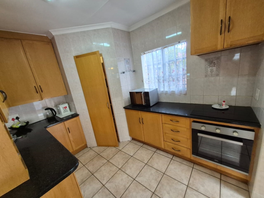 To Let 3 Bedroom Property for Rent in Rooihuiskraal North Gauteng
