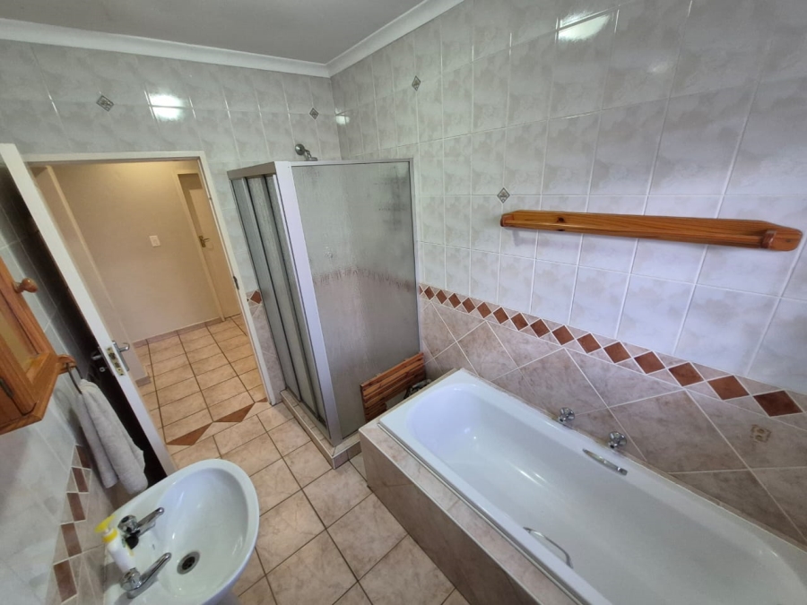 To Let 3 Bedroom Property for Rent in Rooihuiskraal North Gauteng