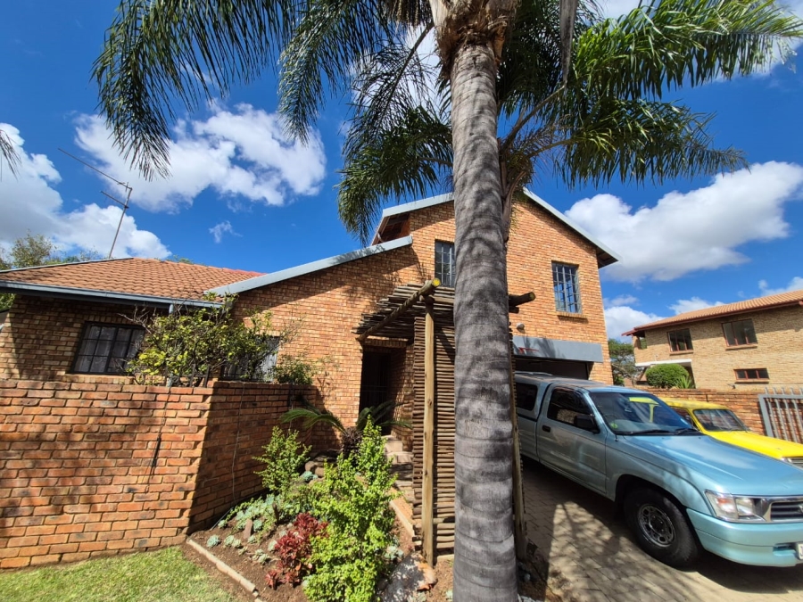 To Let 3 Bedroom Property for Rent in Rooihuiskraal North Gauteng