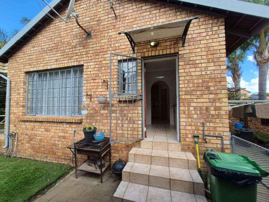 To Let 3 Bedroom Property for Rent in Rooihuiskraal North Gauteng