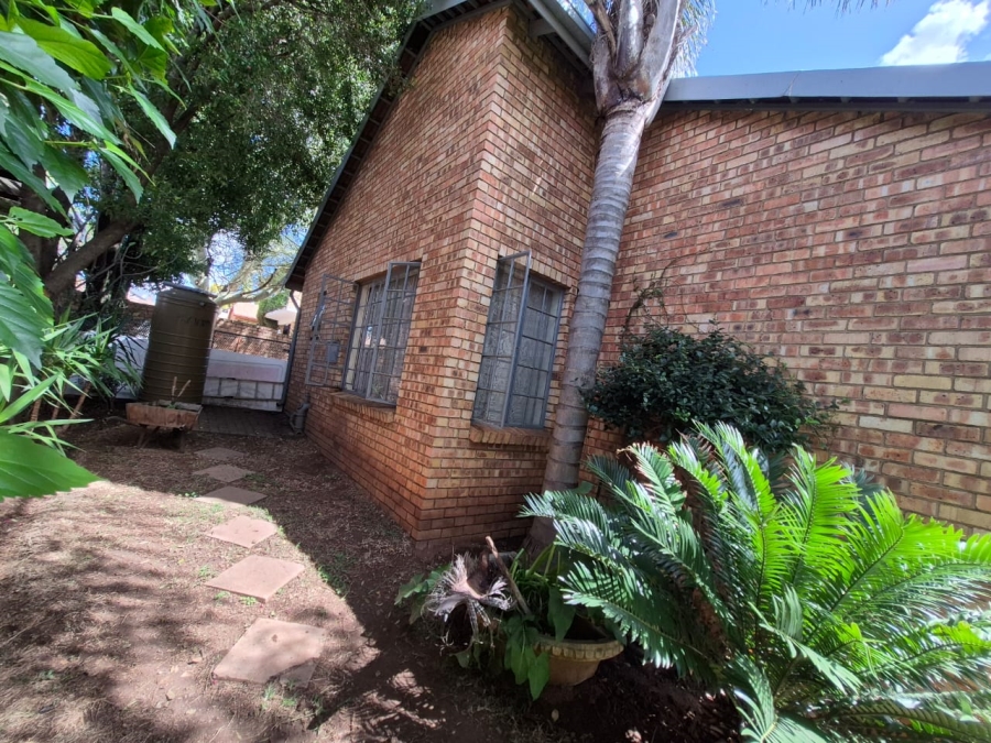 To Let 3 Bedroom Property for Rent in Rooihuiskraal North Gauteng