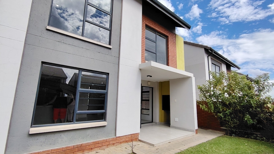 3 Bedroom Property for Sale in Amberfield Gauteng