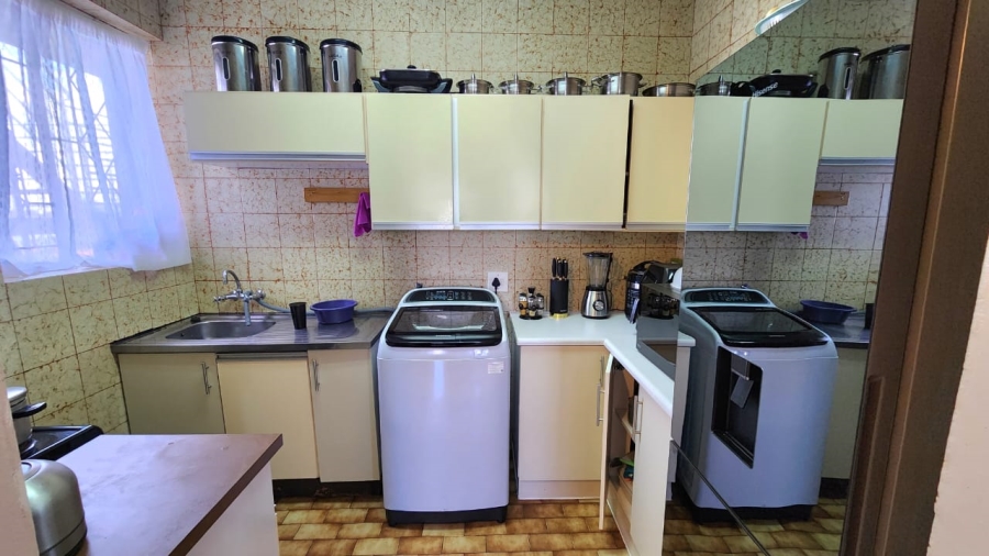 11 Bedroom Property for Sale in Rosettenville Gauteng