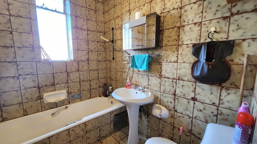11 Bedroom Property for Sale in Rosettenville Gauteng