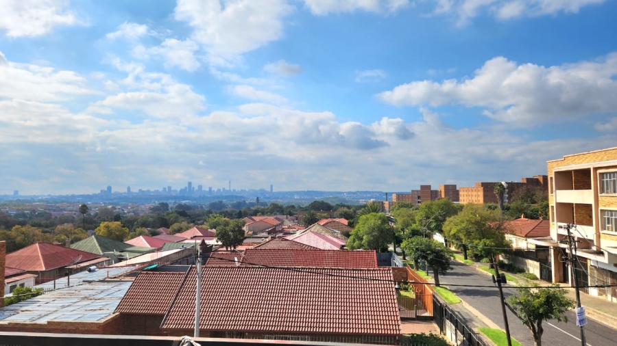 11 Bedroom Property for Sale in Rosettenville Gauteng