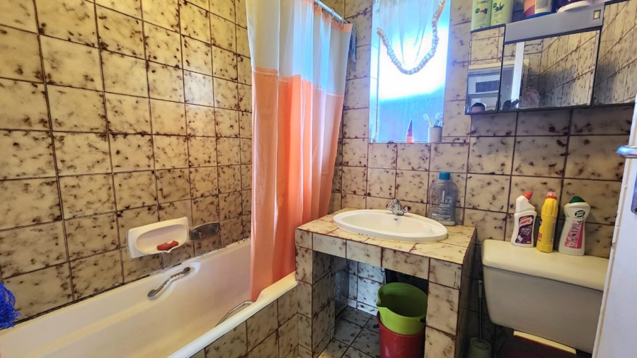 11 Bedroom Property for Sale in Rosettenville Gauteng