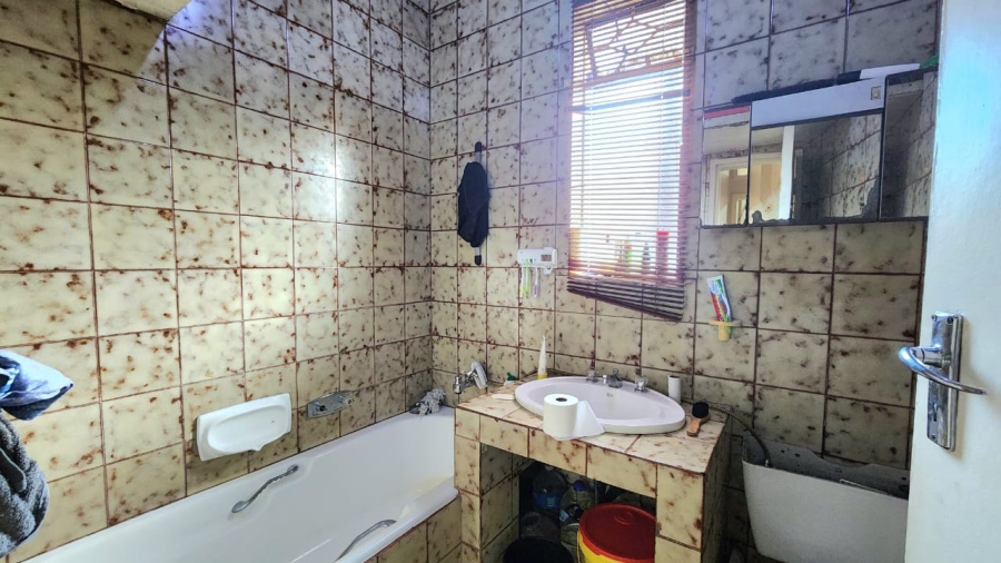 11 Bedroom Property for Sale in Rosettenville Gauteng
