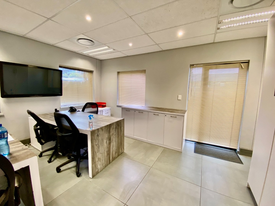 To Let Commercial Property for Rent in Vorna Valley Gauteng