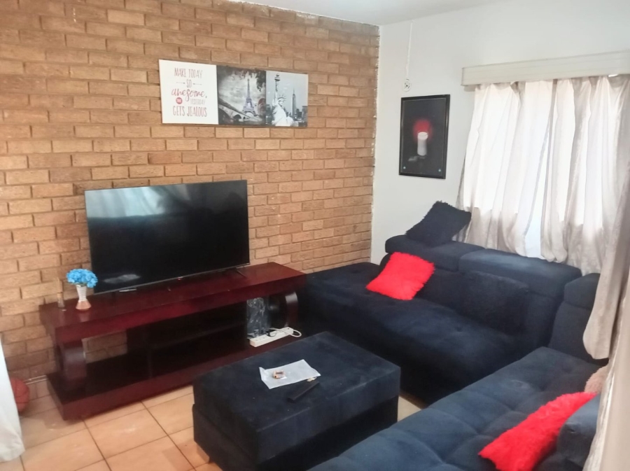 2 Bedroom Property for Sale in Pretoria North Gauteng