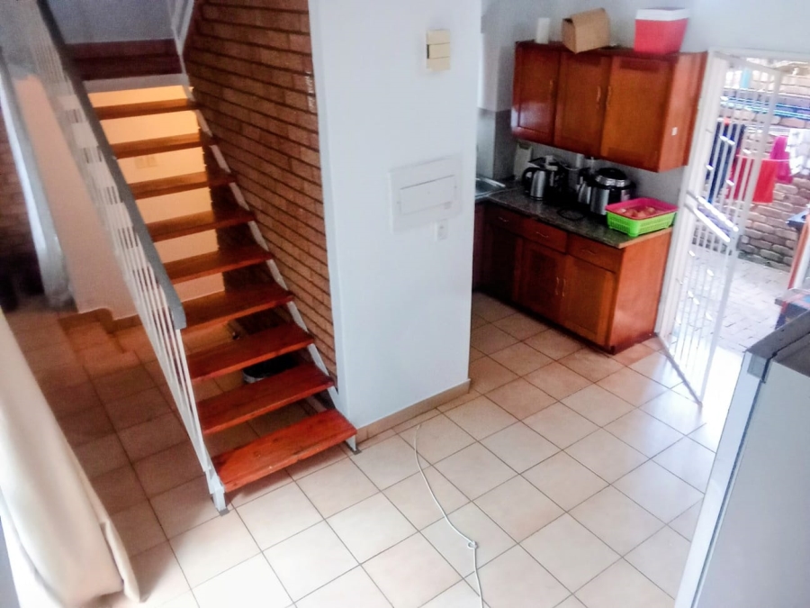 2 Bedroom Property for Sale in Pretoria North Gauteng