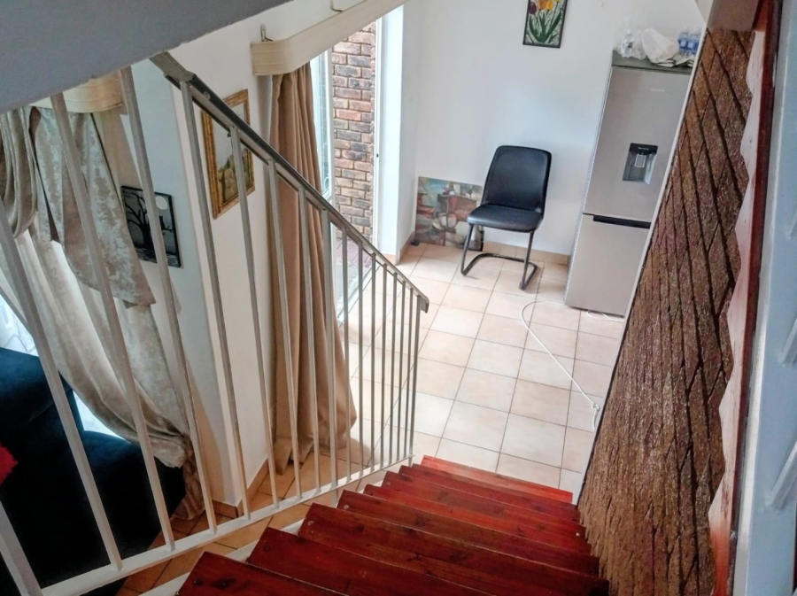 2 Bedroom Property for Sale in Pretoria North Gauteng