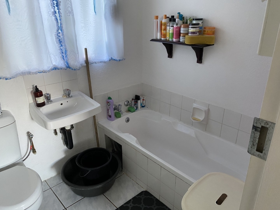 1 Bedroom Property for Sale in Eden Glen Gauteng