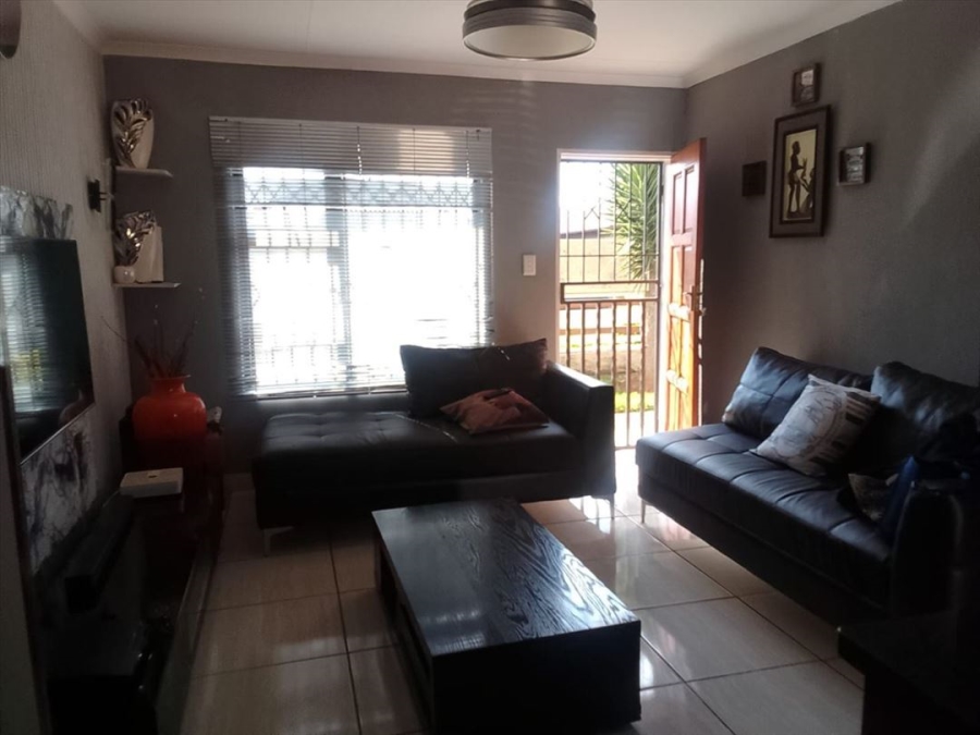 2 Bedroom Property for Sale in Crystal Park Gauteng
