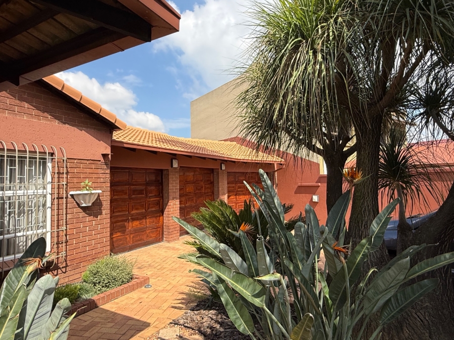 3 Bedroom Property for Sale in Sunward Park Gauteng