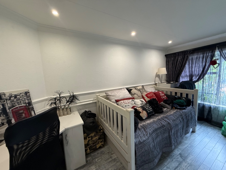 3 Bedroom Property for Sale in Sunward Park Gauteng