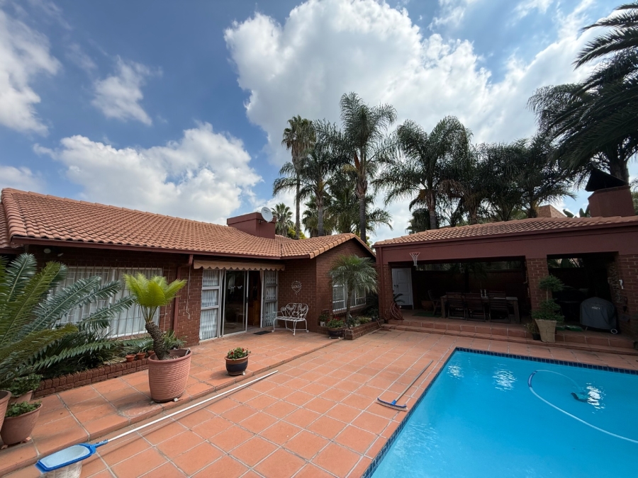 3 Bedroom Property for Sale in Sunward Park Gauteng