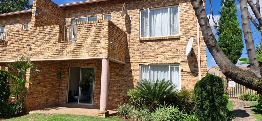 2 Bedroom Property for Sale in Wilgeheuwel Gauteng