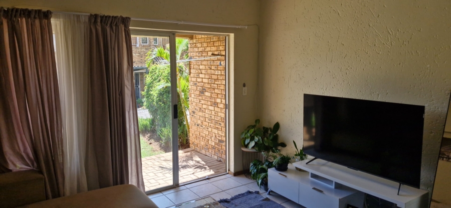 2 Bedroom Property for Sale in Wilgeheuwel Gauteng