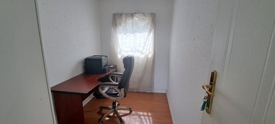 To Let 3 Bedroom Property for Rent in Bruma Gauteng