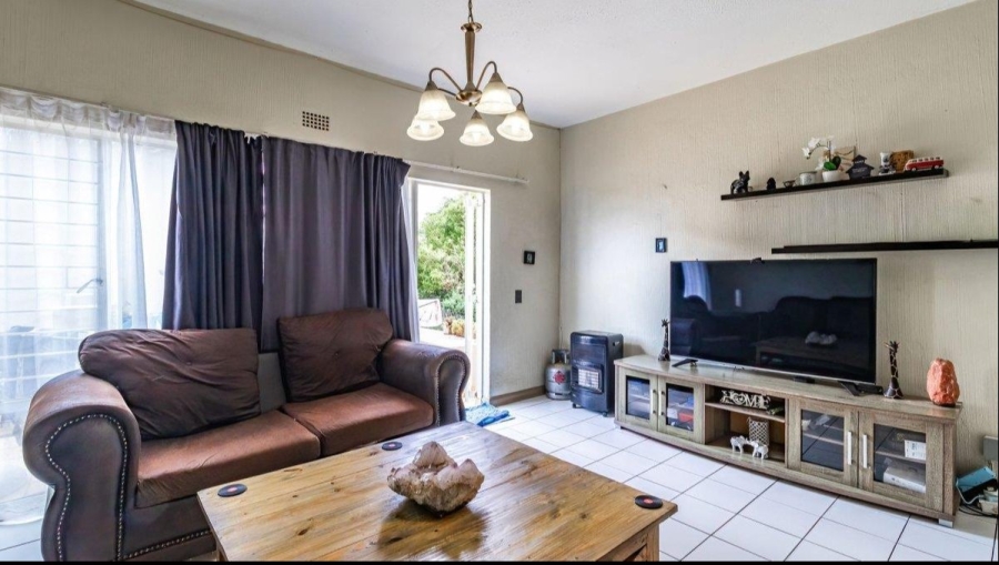 2 Bedroom Property for Sale in Sunnyrock Gauteng