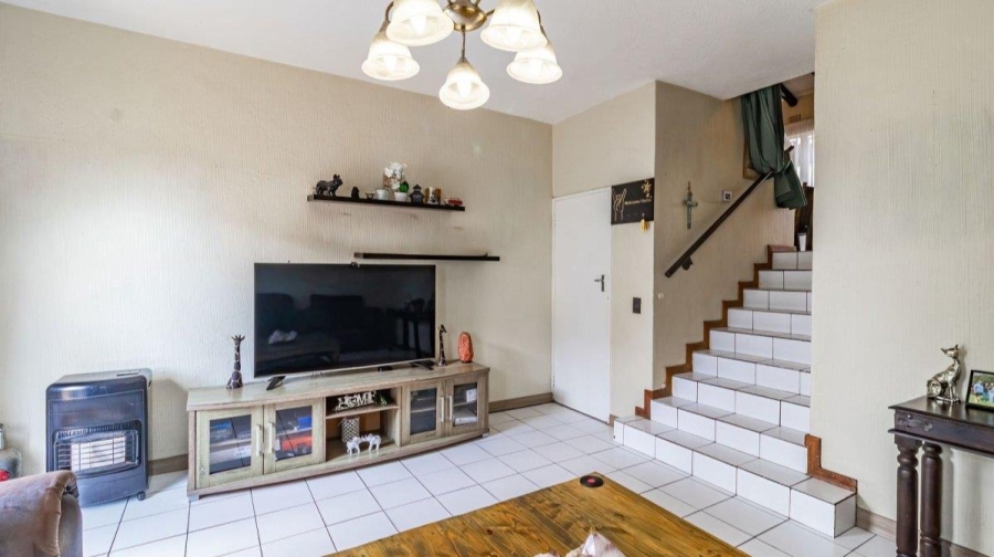 2 Bedroom Property for Sale in Sunnyrock Gauteng