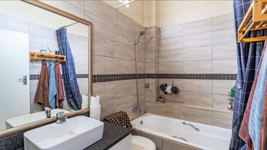 2 Bedroom Property for Sale in Sunnyrock Gauteng