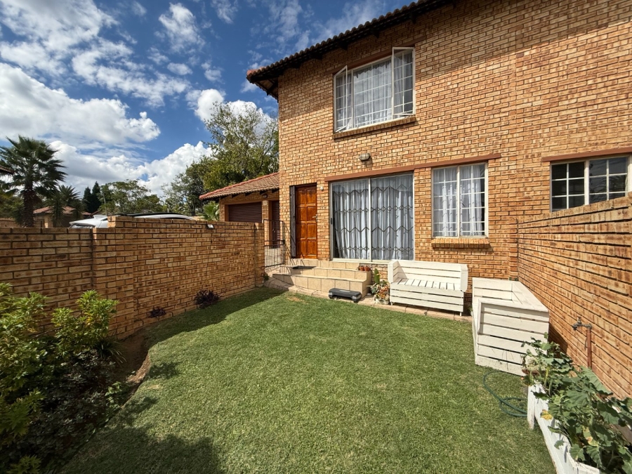 2 Bedroom Property for Sale in The Reeds Gauteng
