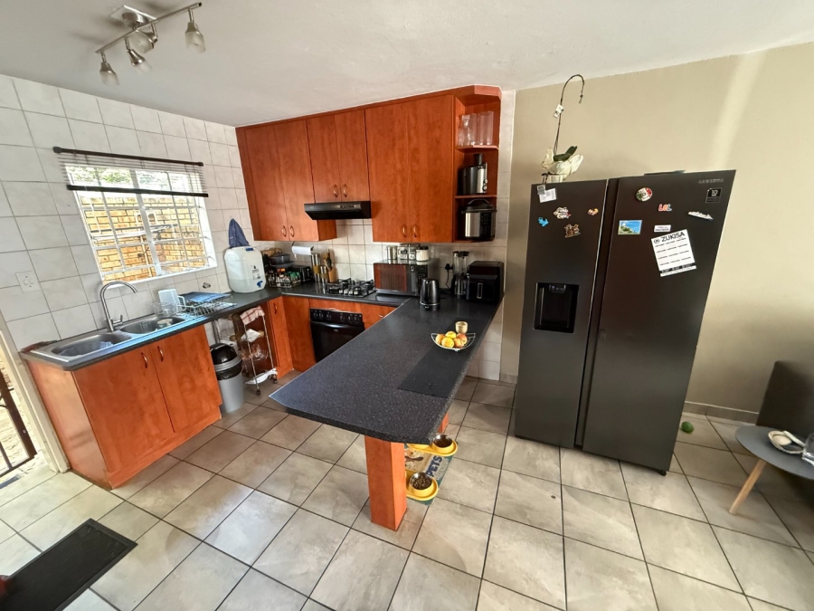 2 Bedroom Property for Sale in The Reeds Gauteng