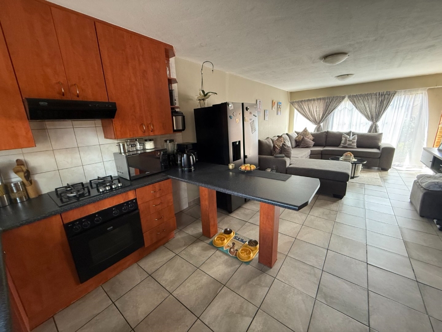 2 Bedroom Property for Sale in The Reeds Gauteng