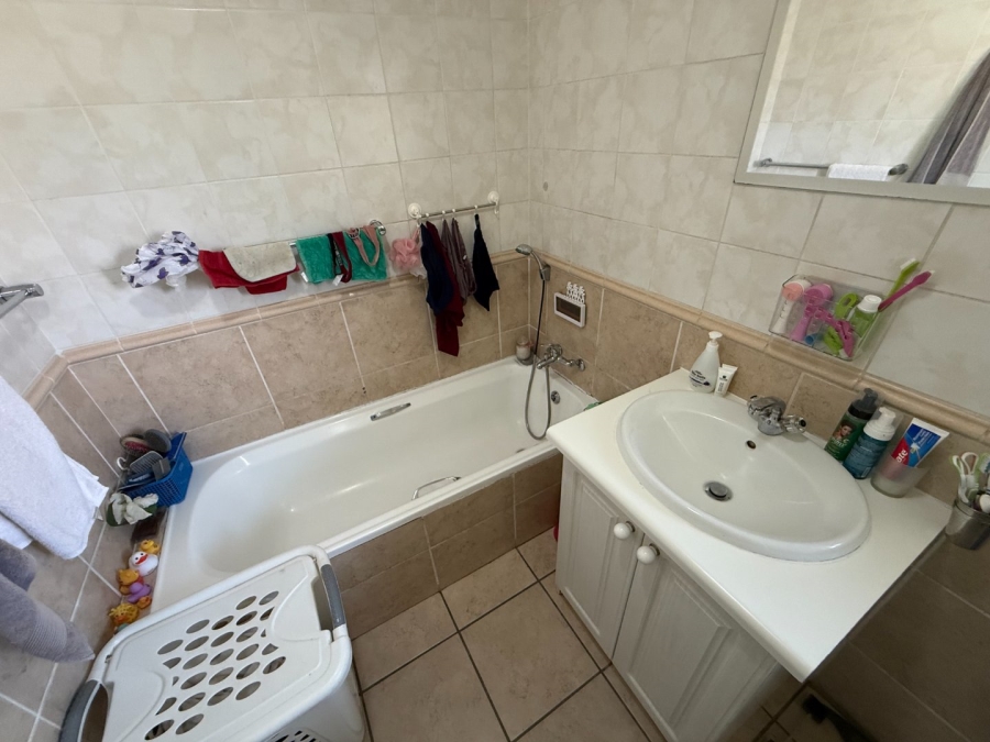 2 Bedroom Property for Sale in The Reeds Gauteng