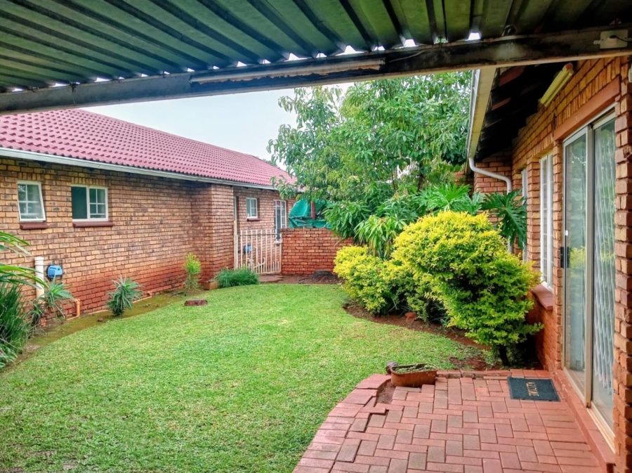 2 Bedroom Property for Sale in Hesteapark Gauteng