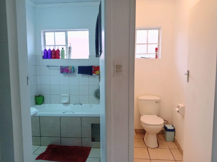 2 Bedroom Property for Sale in Hesteapark Gauteng