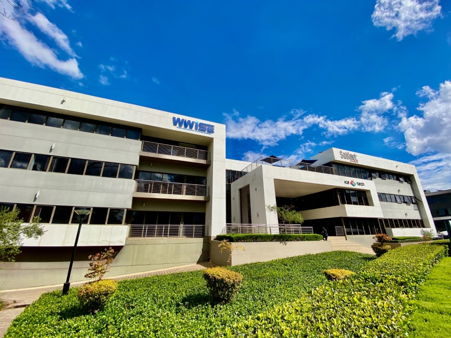 To Let Commercial Property for Rent in Die Hoewes Gauteng