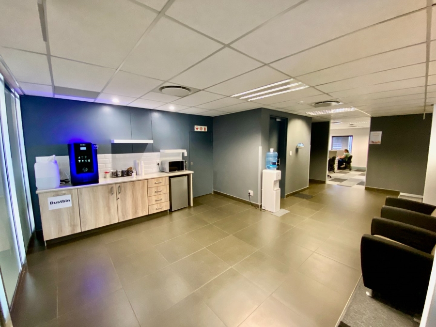 To Let Commercial Property for Rent in Die Hoewes Gauteng