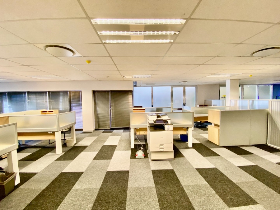 To Let Commercial Property for Rent in Die Hoewes Gauteng