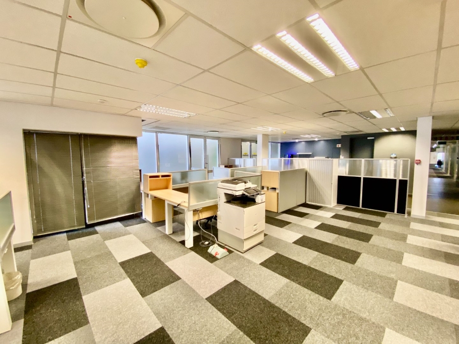 To Let Commercial Property for Rent in Die Hoewes Gauteng