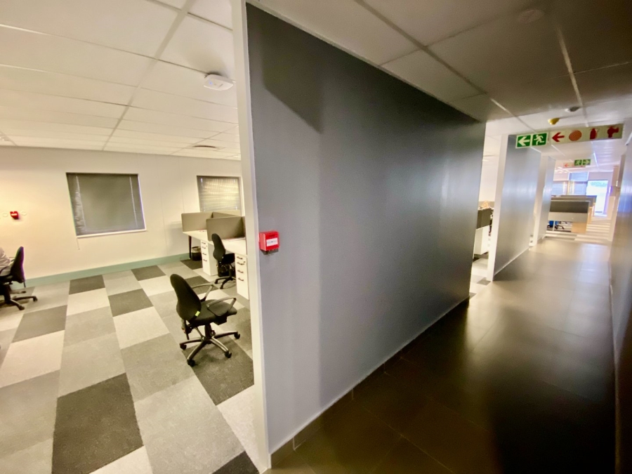 To Let Commercial Property for Rent in Die Hoewes Gauteng