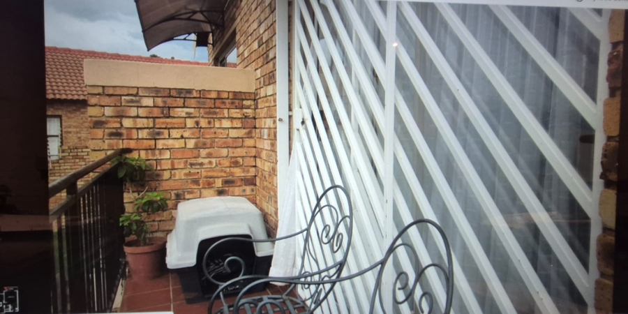2 Bedroom Property for Sale in Wilgeheuwel Gauteng