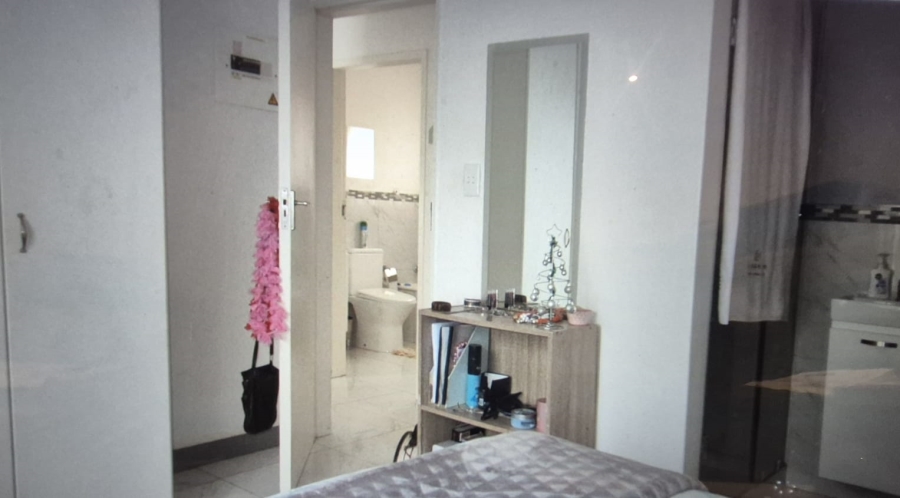 2 Bedroom Property for Sale in Wilgeheuwel Gauteng