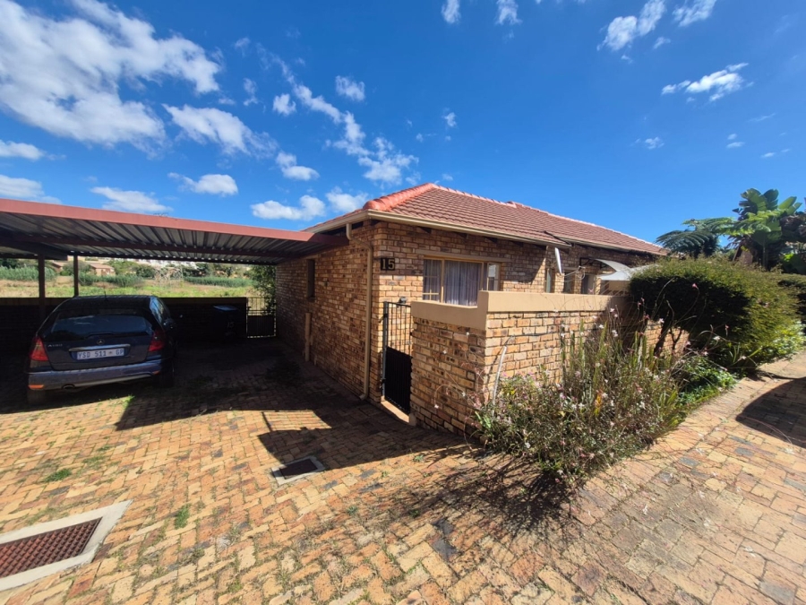 2 Bedroom Property for Sale in Wilgeheuwel Gauteng