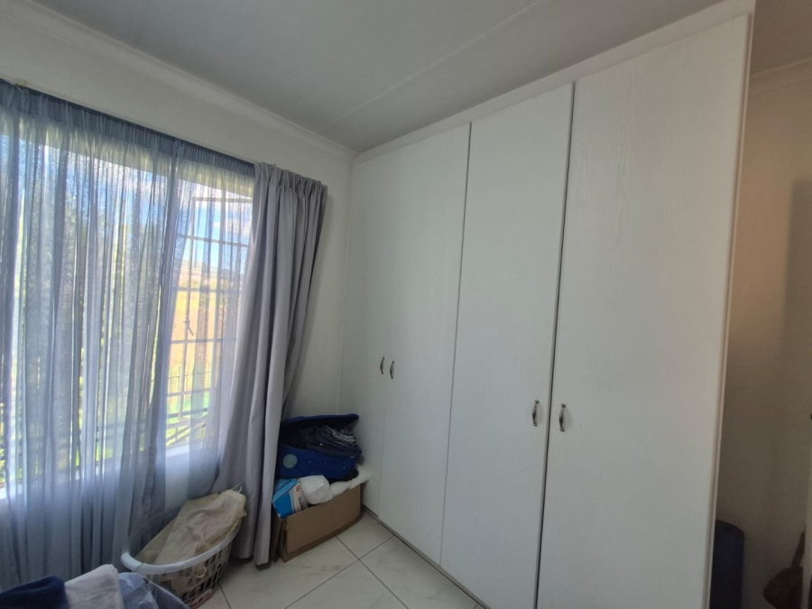 2 Bedroom Property for Sale in Wilgeheuwel Gauteng