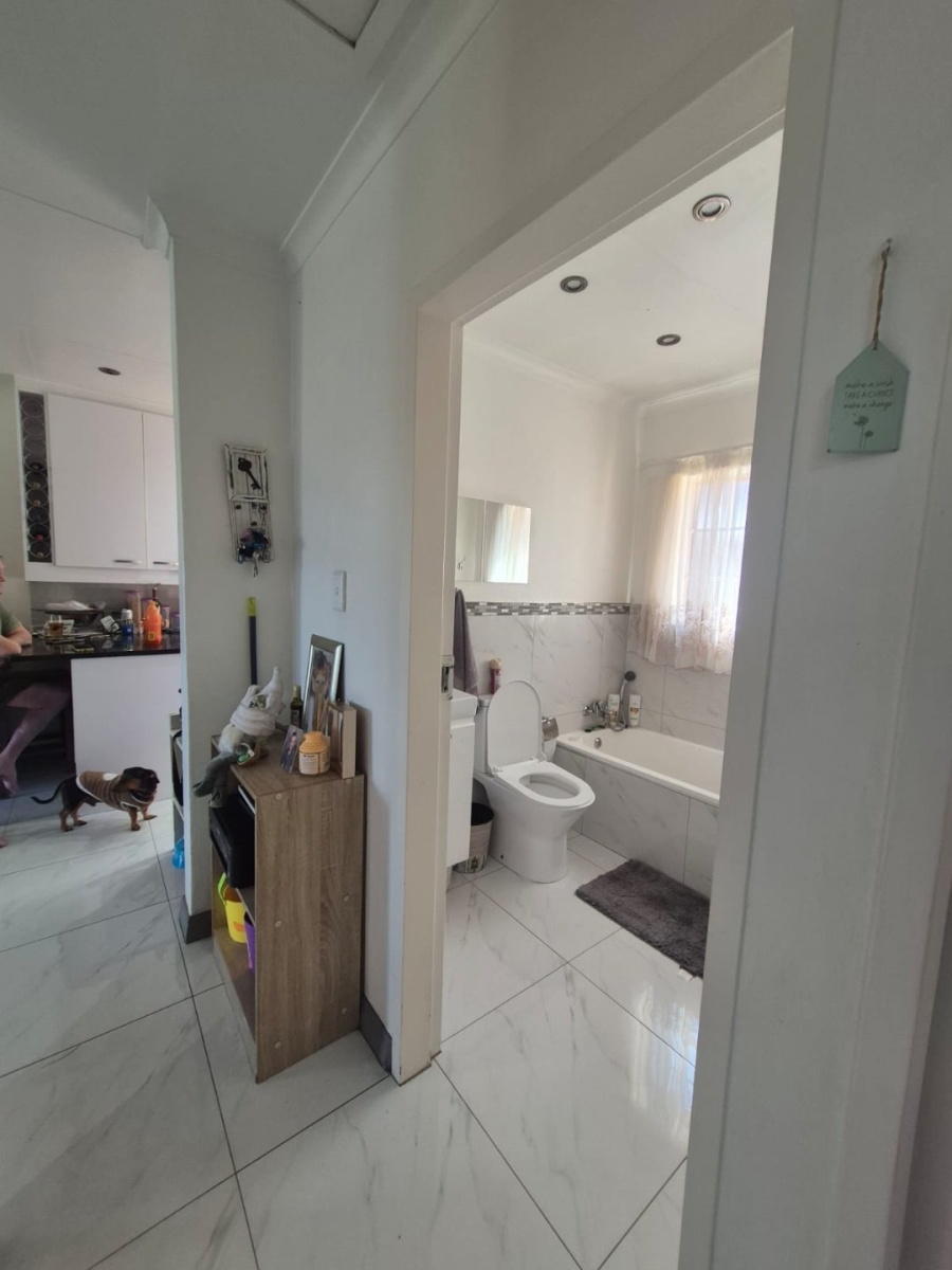 2 Bedroom Property for Sale in Wilgeheuwel Gauteng
