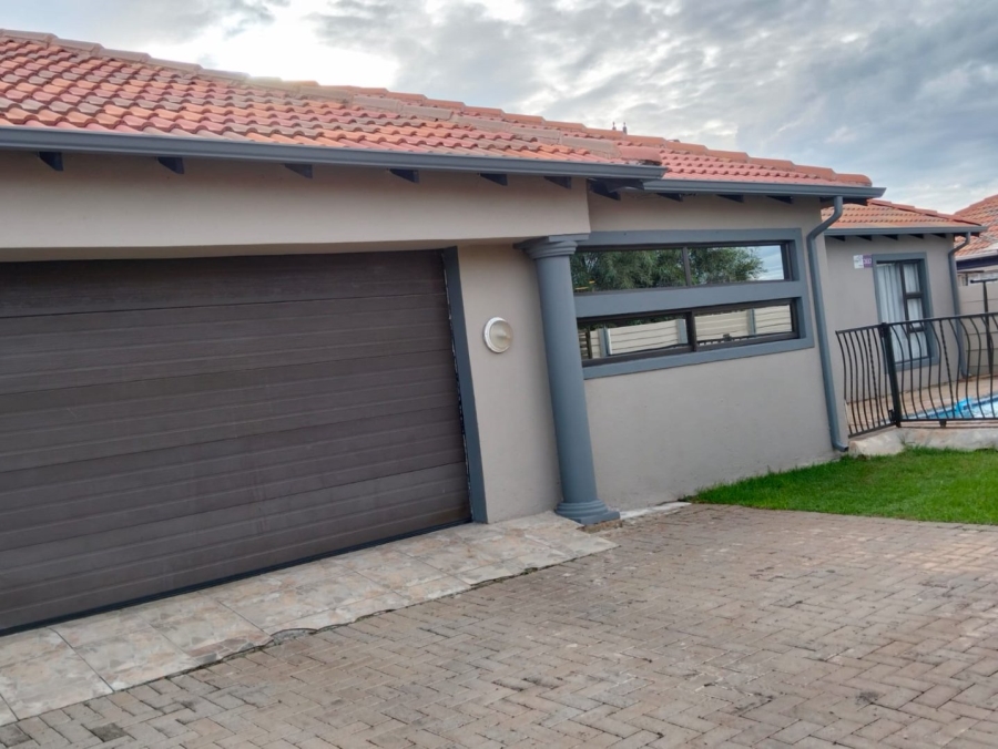 3 Bedroom Property for Sale in Sky City Gauteng